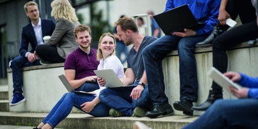 Das Fernstudium ermöglicht Ihnen ein Höchstmaß an zeitlicher und örtlicher Flexibilität, denn Sie können die Lernzeit Ihren individuellen Erfordernissen anpassen. 