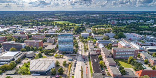 Mit 27.000 Studierenden und rund 3.700 Mitarbeiterinnen und Mitarbeitern ist die Uni Kiel die größte und bekannteste Universität in Schleswig-Holstein. Foto: Marvin Radke - standbildtechniker.de