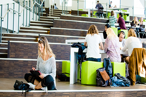 Viel Platz zum Lernen am Campus Westerberg, den sich die Universität Osnabrück mit der Hochschule Osnabrück teilt. Quelle: Universität Osnabrück | Simone Reukauf