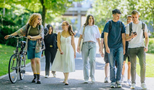 Grüner Campus / Besim Mazhiqi