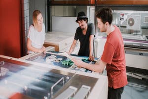 An der HdM lernen die Studenten Druckverfahren nicht nur in der Theorie