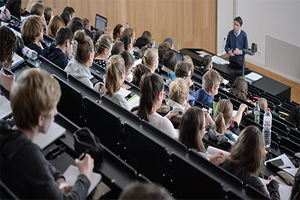 Studierende in einer Vorlesung. Daniel Peter - Universität Würzburg