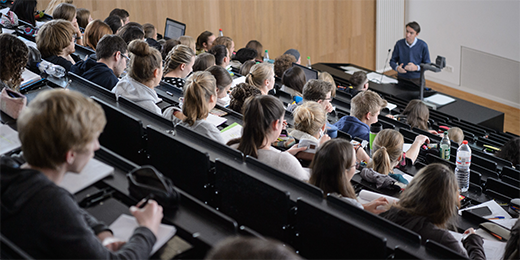 Studierende in einer Vorlesung. Daniel Peter - Universität Würzburg