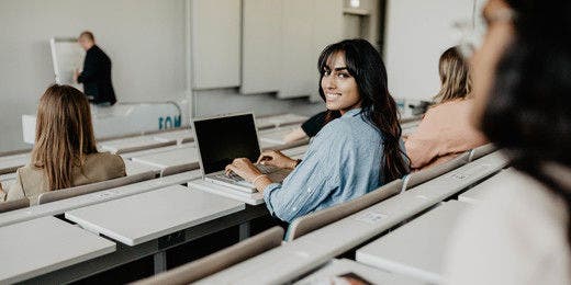 Vorlesungen im FOM Hörsaal
