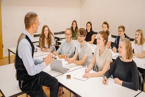 Studierende im Seminar