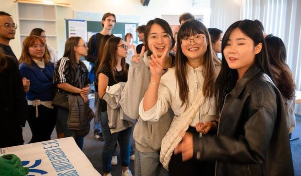 Die JLU zieht viele Studierende aus dem Ausland an. Die JLU hat weltweit rund 100 Partnerschafts-, Kooperations- und Austauschabkommen und 250 Erasmus+ Partneruniversitäten. Foto: R. Wegst