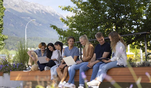 Studierende haben die Wahl zwischen 130 Studien- und Weiterbildungsmöglichkeiten.