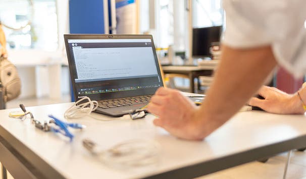 Erstes eigenes “Programming Project” bereits im zweiten Semester.