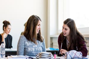 Ein optimales Betreuungsverhältnis in kleinen Gruppen wird geboten.