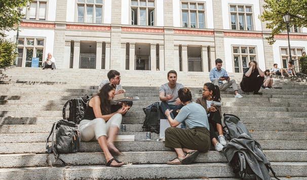 Networking sowohl unter den Studierenden als auch mit den Dozierenden