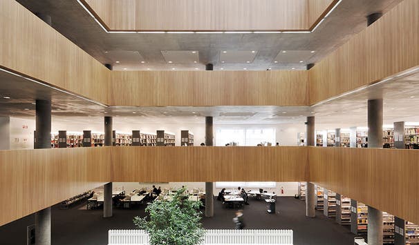 Moderne Serviceeinrichtungen (Bibliothek)