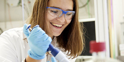 The Master’s Programme in Chemistry at the University of Gothenburg provides a deep and up-to-date understanding of chemistry. 