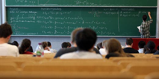 Durch unseren besonderen Studieneinstieg im Team, mittels des sog. Steiger-Colleges, und dank der überschaubaren Größe unserer Hochschule, gelingt dir der Übergang von der Schule ins Studium problemlos.