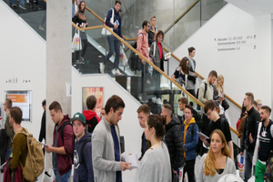 Immer viel los: reges Treiben im Hörsaal- und Medienzentrum