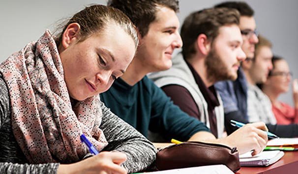Studierende im Hörsaal