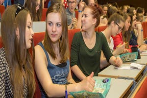 Verbindung von rechts- und wirtschaftswissenschaftlicher Kompetenz in einer fakultätsübergreifenden Ausbildung.