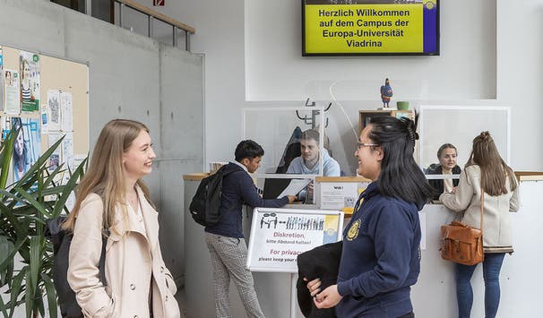 Cultural and Social Studies ist bilingual: ein Studium - zwei Sprachen.