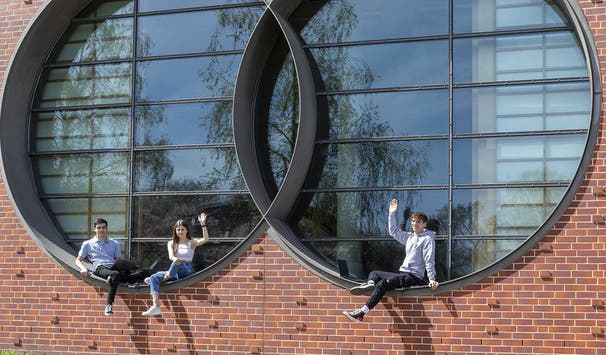 Interdisziplinär und praxisorientiert: Schlüsselkompetenzen und fächerübergreifende Methoden erlernen.