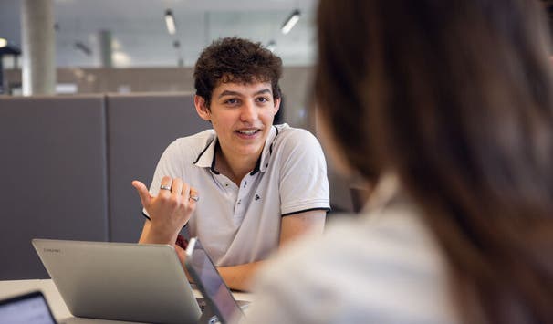 Kleine Lerngruppen mit individuellem Bezug