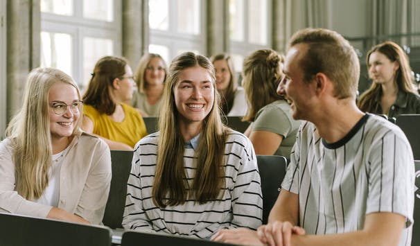 Studierende im Hörsaal der Uni Erfurt
