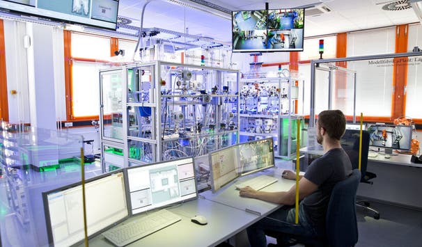 Die Modellfabrik µPlant des Fachbereichs Maschinenbau. (Foto: Sonja Rode)