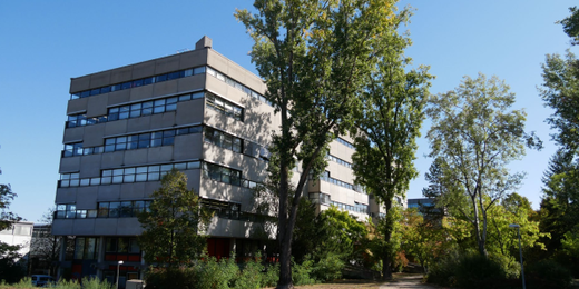 Das Gebäude der Umweltwissenschaften auf dem Campus Lichtwiese