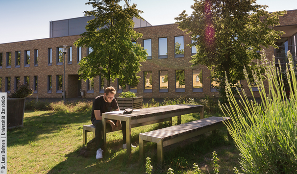 Unser Campus Westerberg liegt nah am Stadtzentrum aber dennoch im Grünen. Wälder und Felder sind gleich um die Ecke.