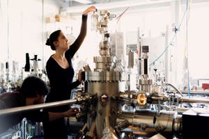 Die praktische Arbeit im Labor ist fester Bestandteil des Studiums.