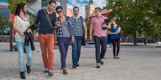 Exzellente Studienbedingungen: optimales Lernumfeld, kleine Seminare, individuelle Betreuung und familiäre Atmosphäre.