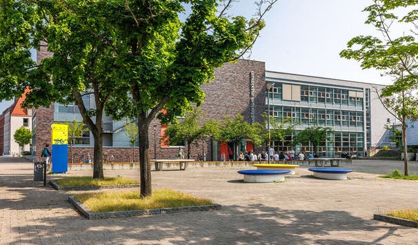 Attraktiver Unicampus: grenzüberschreitend in zwei Ländern und vor den Toren Berlins.