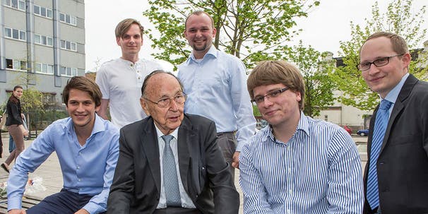 Fakultätsübergreifende Kompetenz aus Rechts-, Wirtschafts- & Kulturwissenschaften!