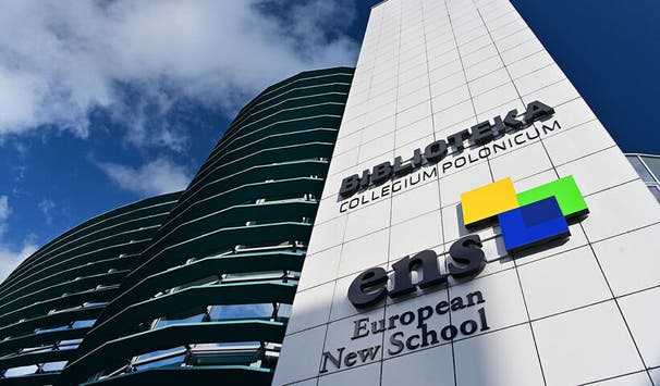 Forschungsorientiert: Kritische Auseinandersetzung mit digitalen Transformationen; Credits: Adam Czernenko