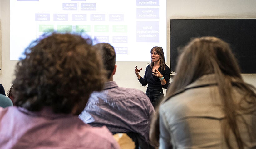 Politik öffentlicher Institutionen und innovativer Governance