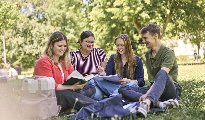 Staatswissenschaften - Sozialwissenschaften (Politik/Politikwissenschaft und Soziologie)