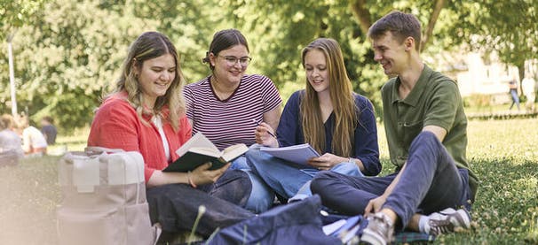 Staatswissenschaften - Sozialwissenschaften (Politik/Politikwissenschaft und Soziologie)